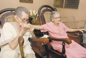 José Cuadra Vega con su musa doña Julia Robleto.